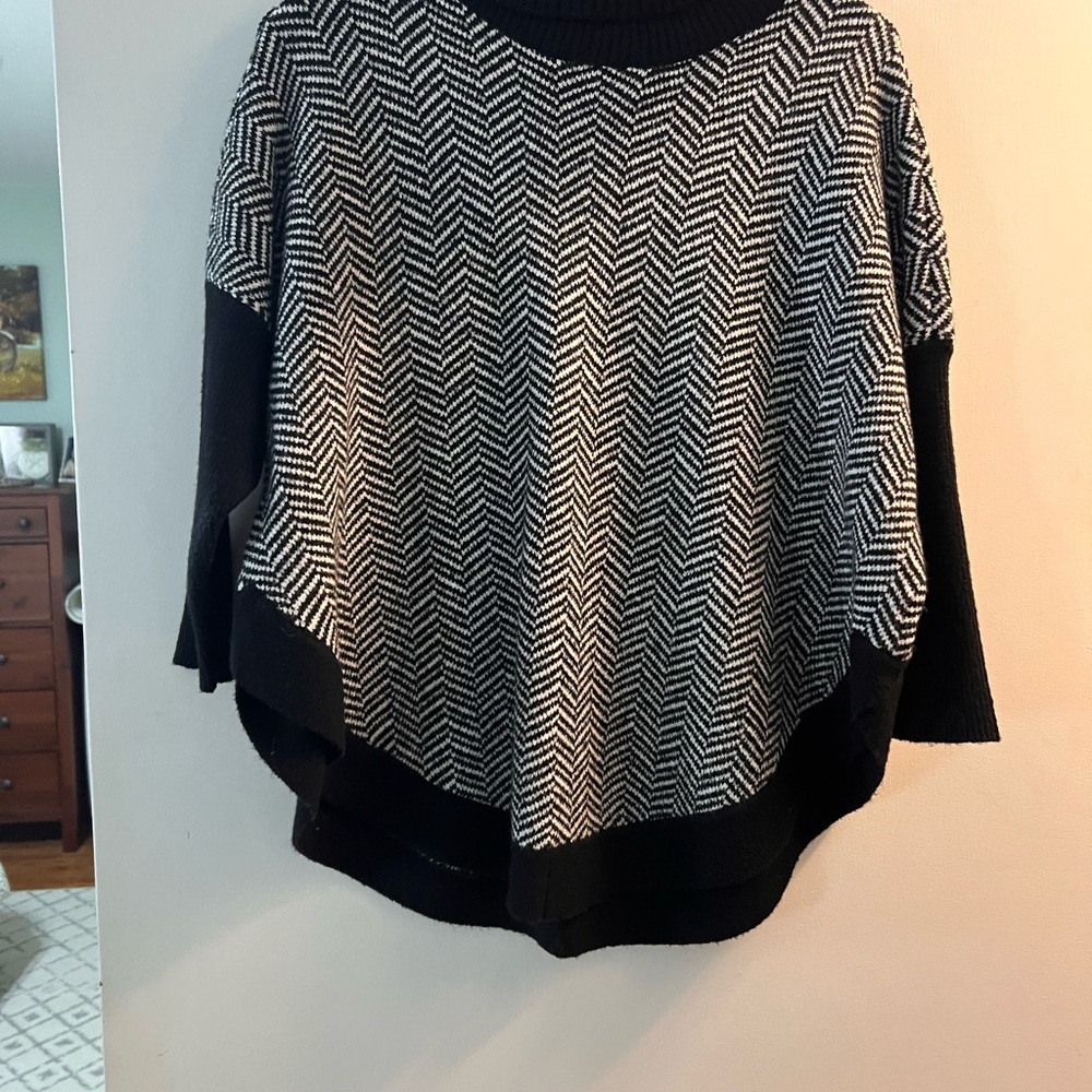 Black and White Chevron Women's Sweater